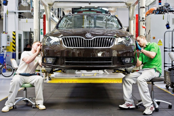 Автовиробництво в Україні в жовтні скоротилося майже на 25% - експерти Автовиробництво в Україні в жовтні скоротилося майже на 25% - експерти