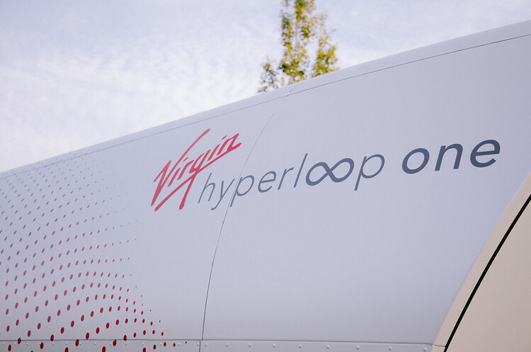 Virgin Hyperloop Бренсона вперше здійснила поїздку по тунелю з людьми Virgin Hyperloop Бренсона вперше здійснила поїздку по тунелю з людьми