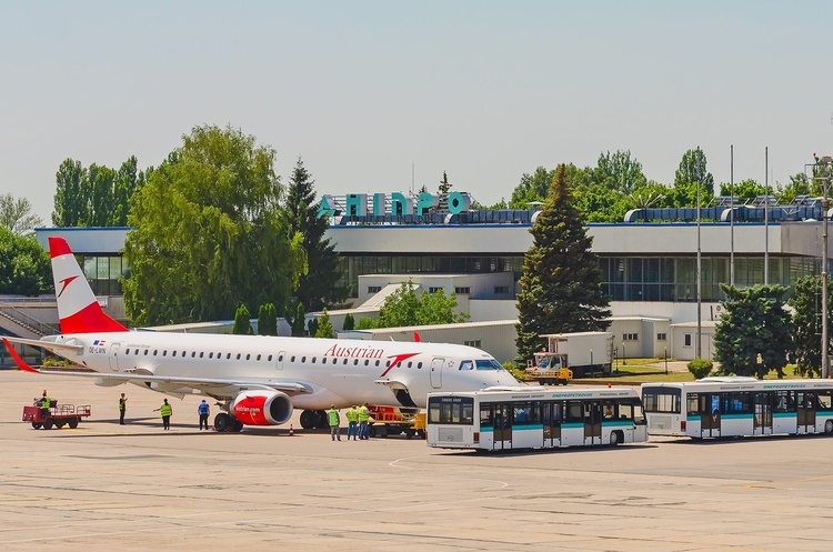 АМКУ оштрафував аеропорт Дніпра за отримання контролю над «Розою вітрів» АМКУ оштрафував аеропорт Дніпра за отримання контролю над «Розою вітрів»