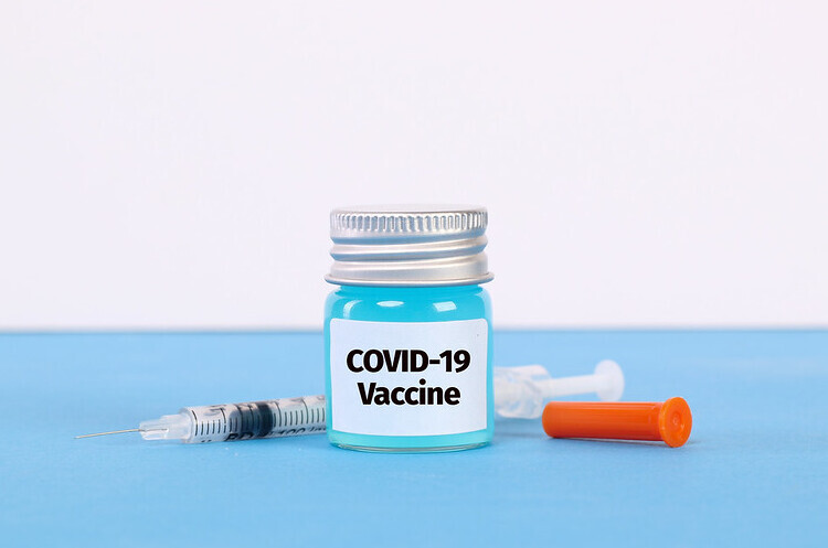 Pfizer і BioNTech заявляють, що їх вакцина проти COVID-19 ефективна більш ніж на 90% Pfizer і BioNTech заявляють, що їх вакцина проти COVID-19 ефективна більш ніж на 90%