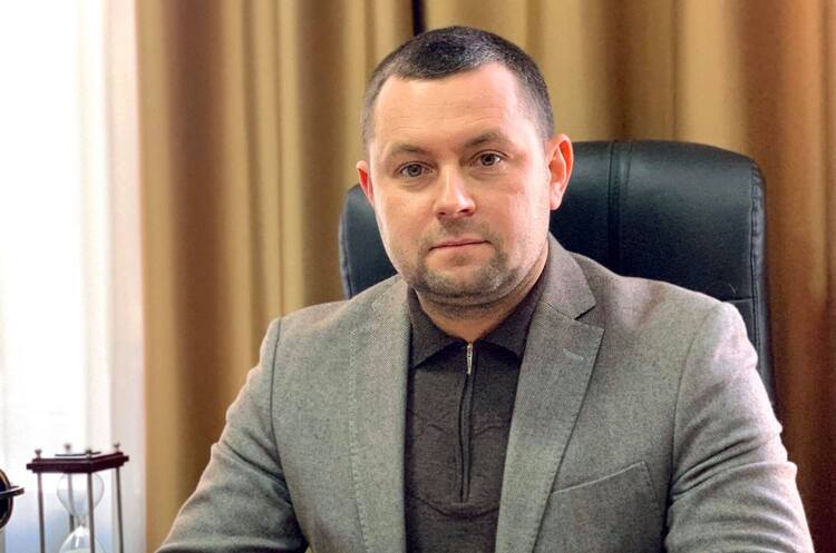Виконувач обов’язків директора Державного експертного центру МОЗ України Михайло Бабенко Степанов без конкурсу призначив керівника структури, що контролює продаж ліків