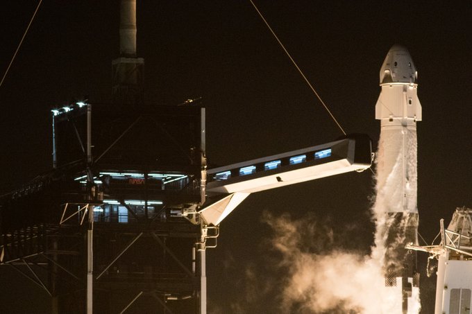 SpaceX запустила до МКС пілотований корабель Crew Dragon SpaceX запустила до МКС пілотований корабель Crew Dragon