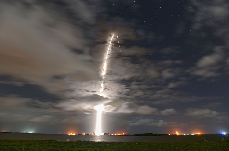 SpaceX вивела на орбіту ще 60 супутників Starlink SpaceX вивела на орбіту ще 60 супутників Starlink