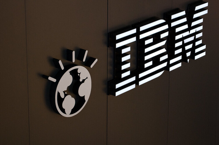 IBM планує скоротити близько 10 000 робочих місць в Європі IBM планує скоротити близько 10 000 робочих місць в Європі