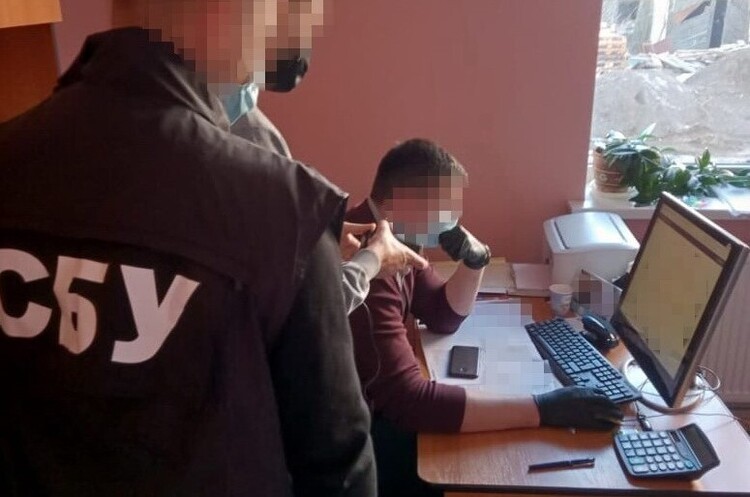 СБУ викрила масштабну схему «відкатів» на закупівлі комп’ютерів для шкіл СБУ викрила масштабну схему «відкатів» на закупівлі комп’ютерів для шкіл