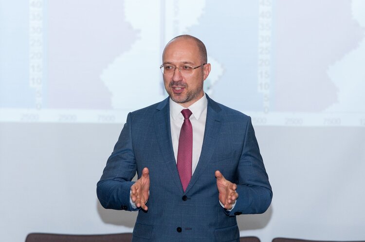 Прем'єр-міністр Денис Шмигаль Україна до 15 грудня може запозичити до $1 млрд на зовнішньому ринку – прем'єр