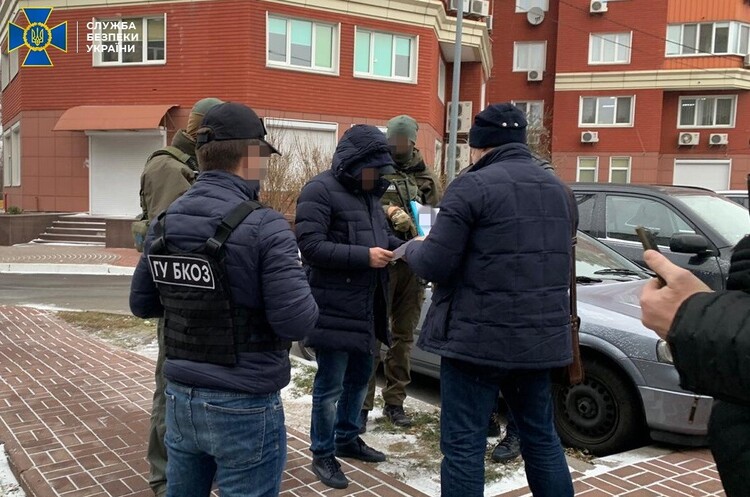 СБУ викрила начальника управління Держгеокадастру на масштабних оборудках із землею СБУ викрила начальника управління Держгеокадастру на масштабних оборудках із землею