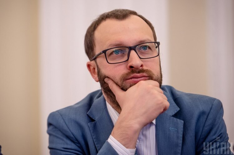 Екскерівник ДФС самовільно додав собі 1000% надбавки до окладу — прокуратура Екскерівник ДФС самовільно додав собі 1000% надбавки до окладу — прокуратура