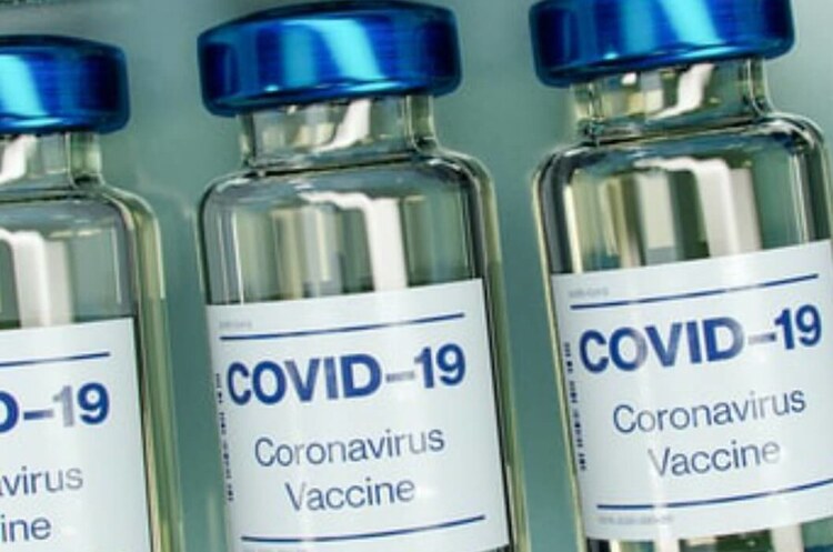 Регулятор у США дав зелене світло на використання вакцини Pfizer-BioNTech Регулятор у США дав зелене світло на використання вакцини Pfizer-BioNTech
