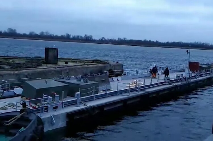 Херсонський завод «Паллада» побудував плавучий причал для катерів ВМС Херсонський завод «Паллада» побудував плавучий причал для катерів ВМС