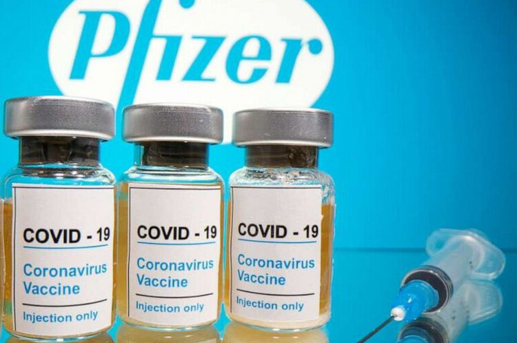 Сінгапур став першою країною в Азії, що схвалила вакцину від Pfizer-BioNTech Сінгапур став першою країною в Азії, що схвалила вакцину від Pfizer-BioNTech