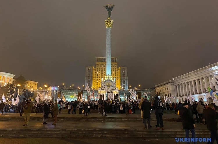 На Майдані триває акція протесту ФОПів, шість годин не працювало метро На Майдані триває акція протесту ФОПів, шість годин не працювало метро