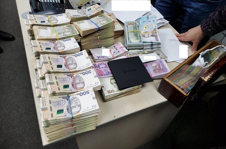 ДФС викрила мережу піцерій в ухиленні від сплати податків ДФС викрила мережу піцерій в ухиленні від сплати податків