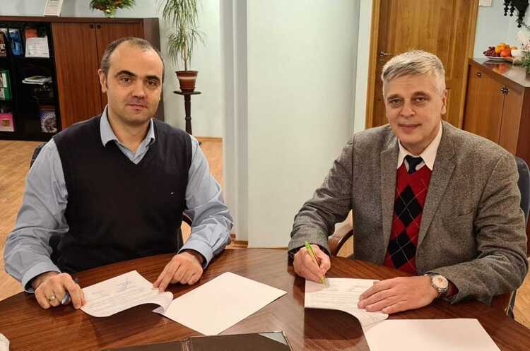 Генеральний директор ОГТСУ Сергій Макогон (ліворуч), голова правління Біоенергетичної асоціації України Георгій Гелетуха (праворуч) Оператор ГТС і Біоенергетична асоціація досліджуватимуть можливості транспортувати біометан