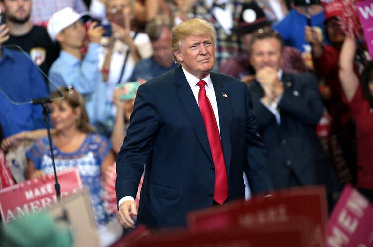Дональд Трамп Трамп підписав бюджет на два дні, щоб уникнути «шатдауну»