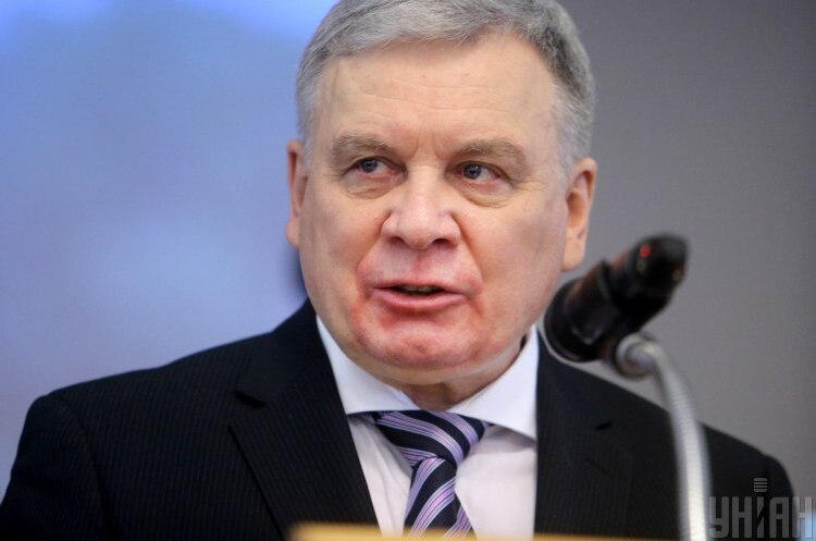 Комітет ВР висловив недовіру міністру оборони Тарану Комітет ВР висловив недовіру міністру оборони Тарану