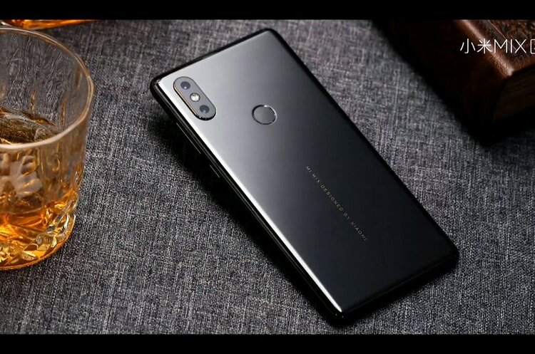фото DR Xiaomi слідом за Apple випустить свій флагманський смартфон без зарядки