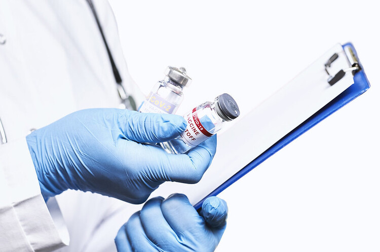 AstraZeneca подала заявку на схвалення своєї вакцини в ЄС AstraZeneca подала заявку на схвалення своєї вакцини в ЄС