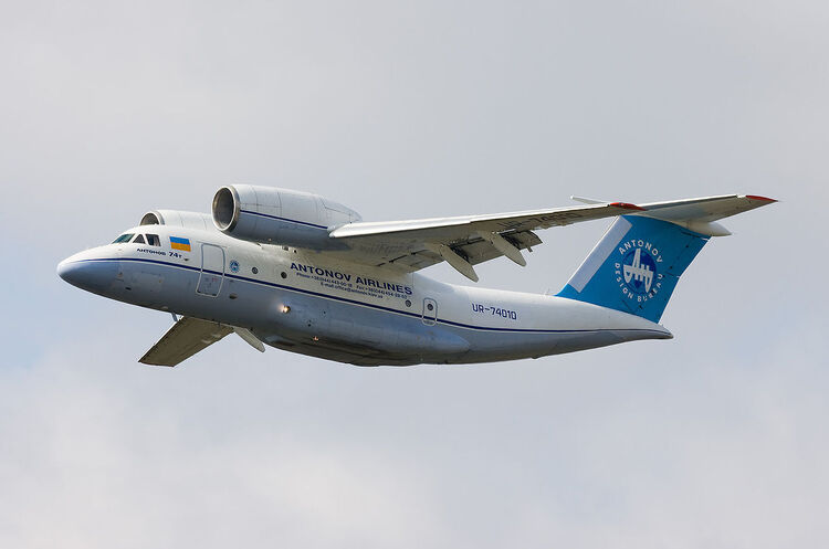 Україна розглядає можливість відновлення виробництва легких вантажних літаків Ан-74