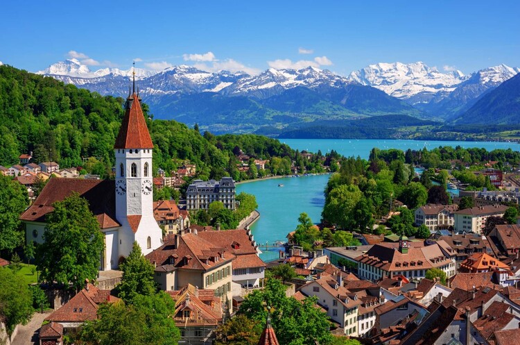 У Швейцарії проведуть референдум про те, щоб заборонити владі вводити локдаун