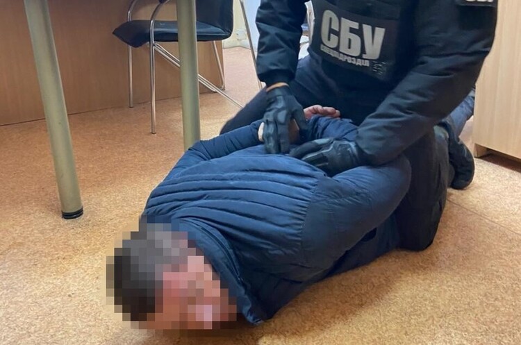 СБУ затримала на хабарі заступника начальника департаменту «Киïвводоканалу» СБУ затримала на хабарі заступника начальника департаменту «Киïвводоканалу»