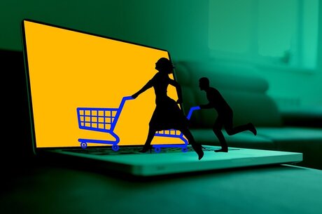     vs   e-commerce:     