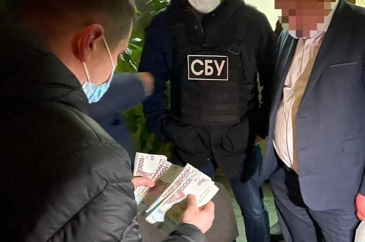 Начальника Житомирського облдепартаменту охорони здоров’я затримано на хабарі Начальника Житомирського облдепартаменту охорони здоров’я затримано на хабарі