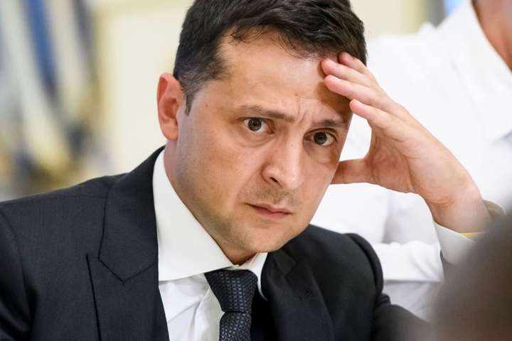 Зеленський відкликав законопроєкт про розпуск КСУ Зеленський відкликав законопроєкт про розпуск КСУ