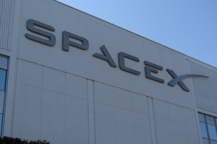 SpaceX анонсував запуск на орбіту екіпажу зі звичайних людей вже цього року SpaceX анонсував запуск на орбіту екіпажу зі звичайних людей вже цього року