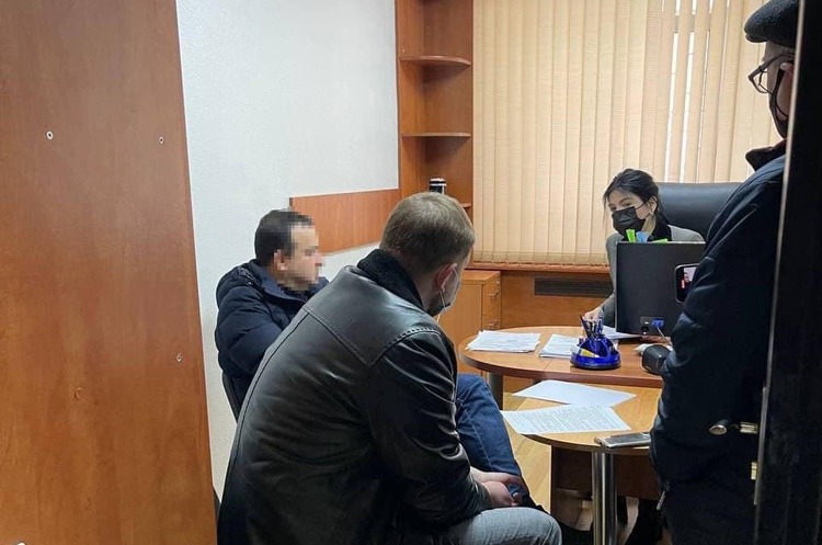 Оголошений у розшук ексголова ДАБІ прийшов у прокуратуру Оголошений у розшук ексголова ДАБІ прийшов у прокуратуру