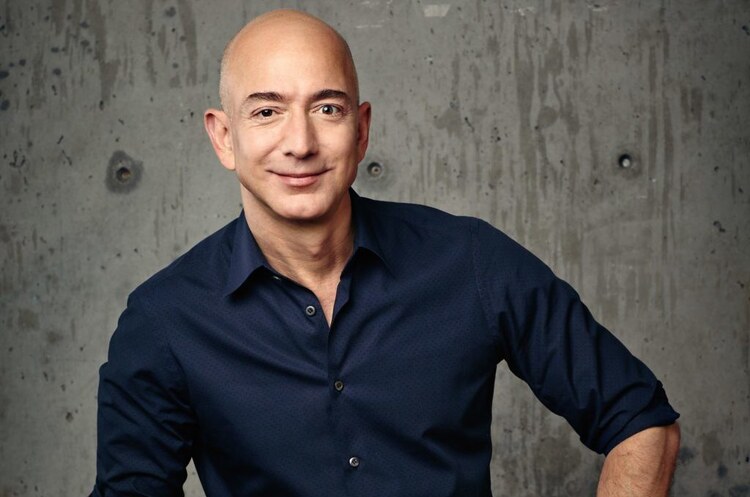 Джефф Безос Безос йде з посади гендиректора Amazon