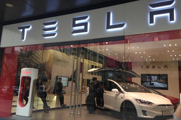 Tesla запустила в експлуатацію завод зарядних станцій для електрокарів в Китаї Tesla запустила в експлуатацію завод зарядних станцій для електрокарів в Китаї