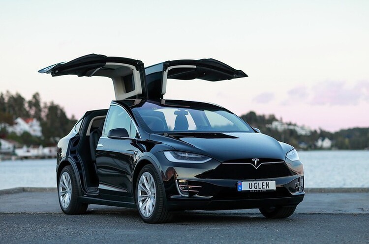 Tesla відкличе 36 126 автомобілів Model S і X в Китаї Tesla відкличе 36 126 автомобілів Model S і X в Китаї
