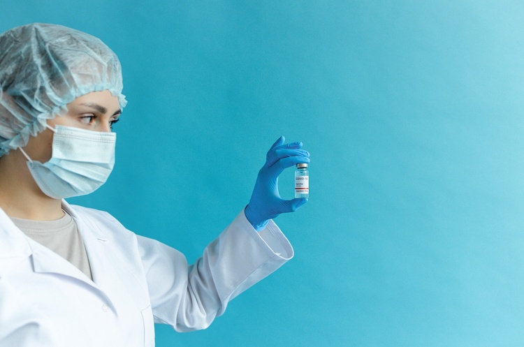 Вакцину AstraZeneca подали на реєстрацію в Україні Вакцину AstraZeneca подали на реєстрацію в Україні