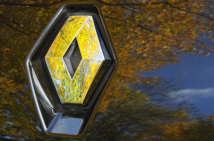 Renault повідомила про рекордні збитки за 2020 рік Renault повідомила про рекордні збитки за 2020 рік
