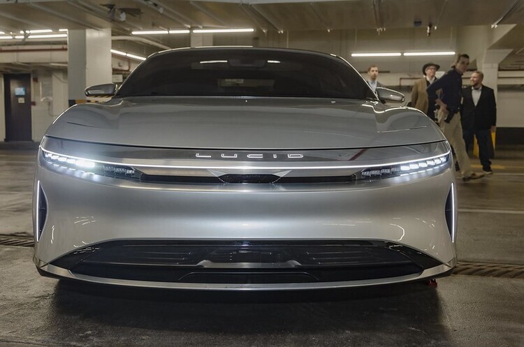 Конкурент Tesla Lucid Motors виходить на біржу з оцінкою у $24 млрд Конкурент Tesla Lucid Motors виходить на біржу з оцінкою у $24 млрд