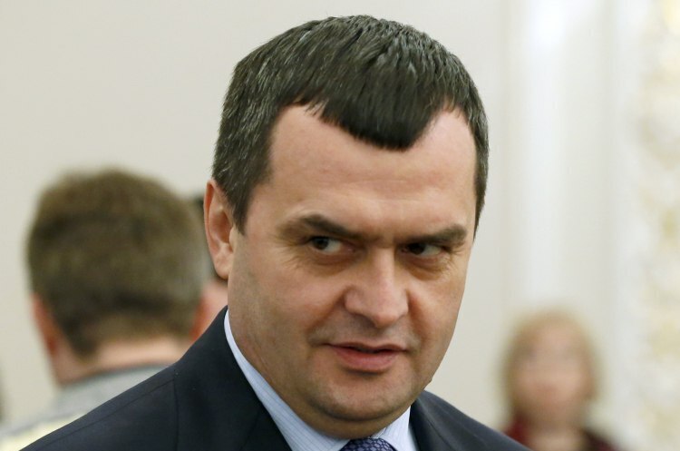Суд заарештував майно, пов'язане з екс-очільником МВС Захарченком Суд заарештував майно, пов'язане з екс-очільником МВС Захарченком