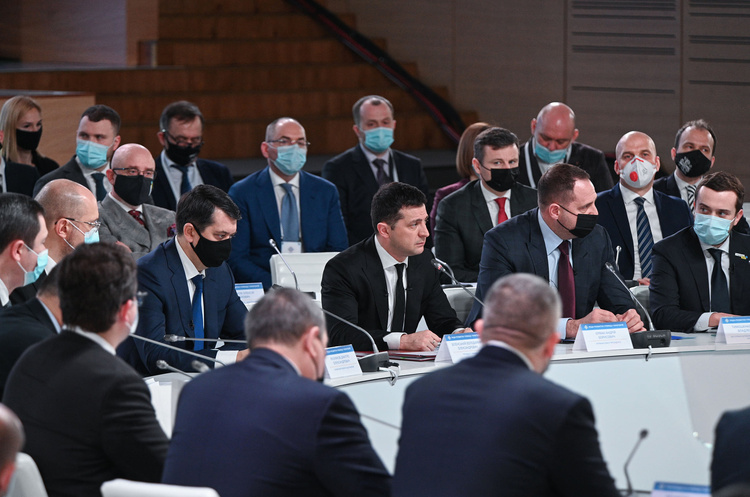 Зеленський заявив про створення конгресу для діалогу з місцевою владою Зеленський заявив про створення конгресу для діалогу з місцевою владою