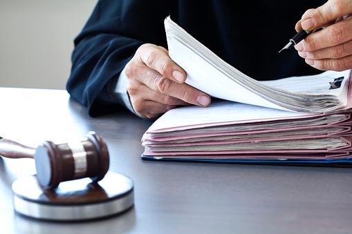 Суд заборонив «ПриватБанку» забрати 247 заправок у компаній, пов'язаних із Коломойським Суд заборонив «ПриватБанку» забрати 247 заправок у компаній, пов'язаних із Коломойським