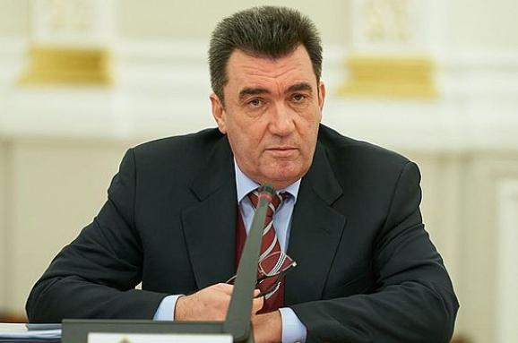 Олексій Данілов РНБО запровадила санкції проти екс-міністра МВС Захарченка і ще 9 осіб за зраду батьківщини