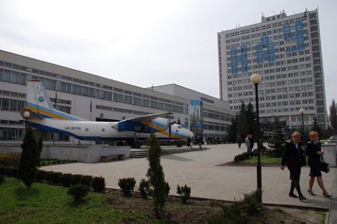 У Києві повернули у держвласність незаконно відчужені гуртожитки НАУ У Києві повернули у держвласність незаконно відчужені гуртожитки НАУ
