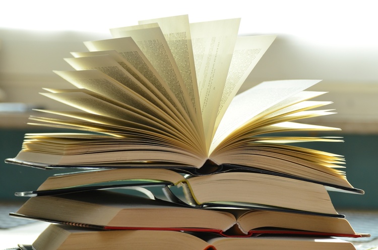 Всеукраїнський рейтинг «Книжка року ‘2020» оголосив лавреатів Всеукраїнський рейтинг «Книжка року ‘2020» оголосив лавреатів