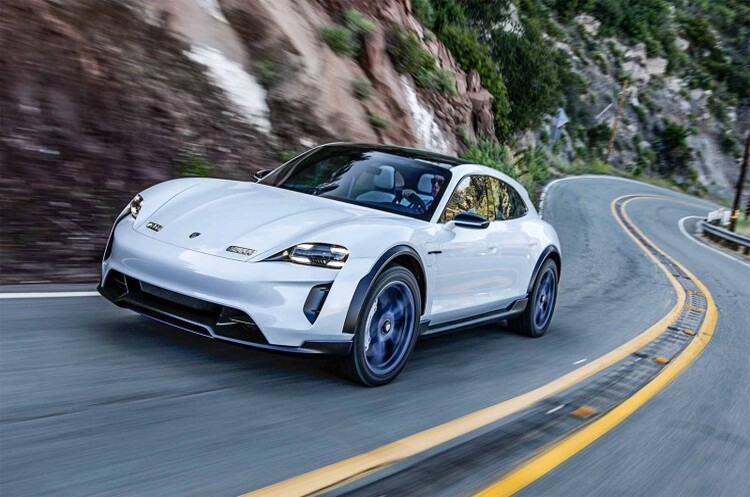 Porsche готує більш просторий Taycan, щоб кинути виклик Tesla Porsche готує більш просторий Taycan, щоб кинути виклик Tesla