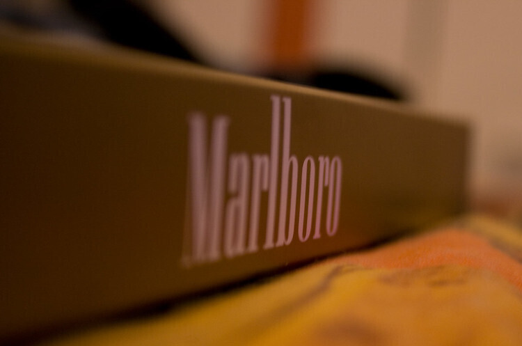 Виробник Marlboro просить регуляторів переконати американців, що нікотин не такий уже й поганий Виробник Marlboro просить регуляторів переконати американців, що нікотин не такий уже й поганий