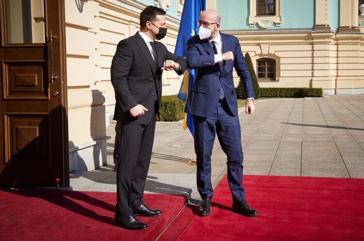 Зеленський закликав ЄС запровадити санкції за порушення прав людини в окупованому Криму Зеленський закликав ЄС запровадити санкції за порушення прав людини в окупованому Криму