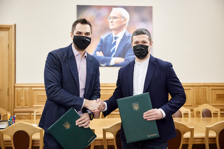 Мінцифра обрала UNIT.City офіційним тестовим майданчиком з використання технології 5G Мінцифра обрала UNIT.City офіційним тестовим майданчиком з використання технології 5G