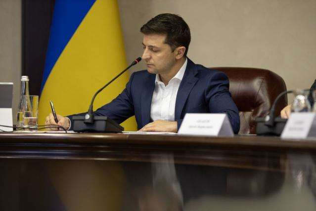 Зеленський підписав нову редакцію закону про фінансовий лізинг Зеленський підписав нову редакцію закону про фінансовий лізинг