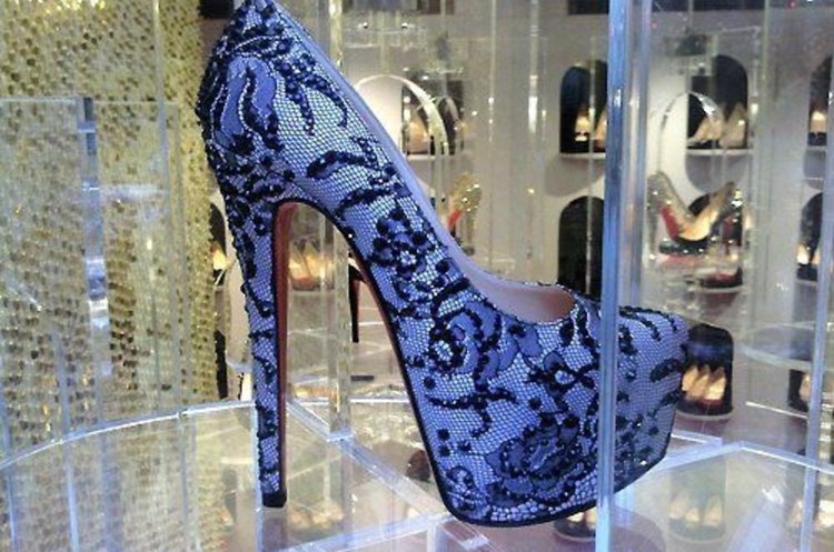 Спадкоємці засновника Fiat купили 24% акцій Christian Louboutin Спадкоємці засновника Fiat купили 24% акцій Christian Louboutin