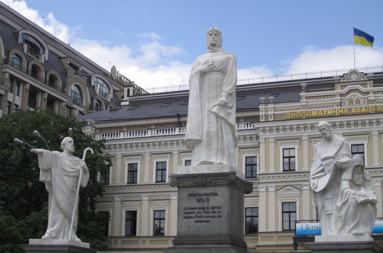 фото DR ВЕФ після критики Порошенка припинив називати княгиню Ольгу засновницею Росії