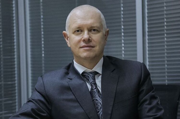 Експерший заступник голови «ПриватБанку» Володимир Яценко Екстопменеджер «ПриватБанку» Яценко після затримання переписав свої статки на родину – «Слідство.Інфо»